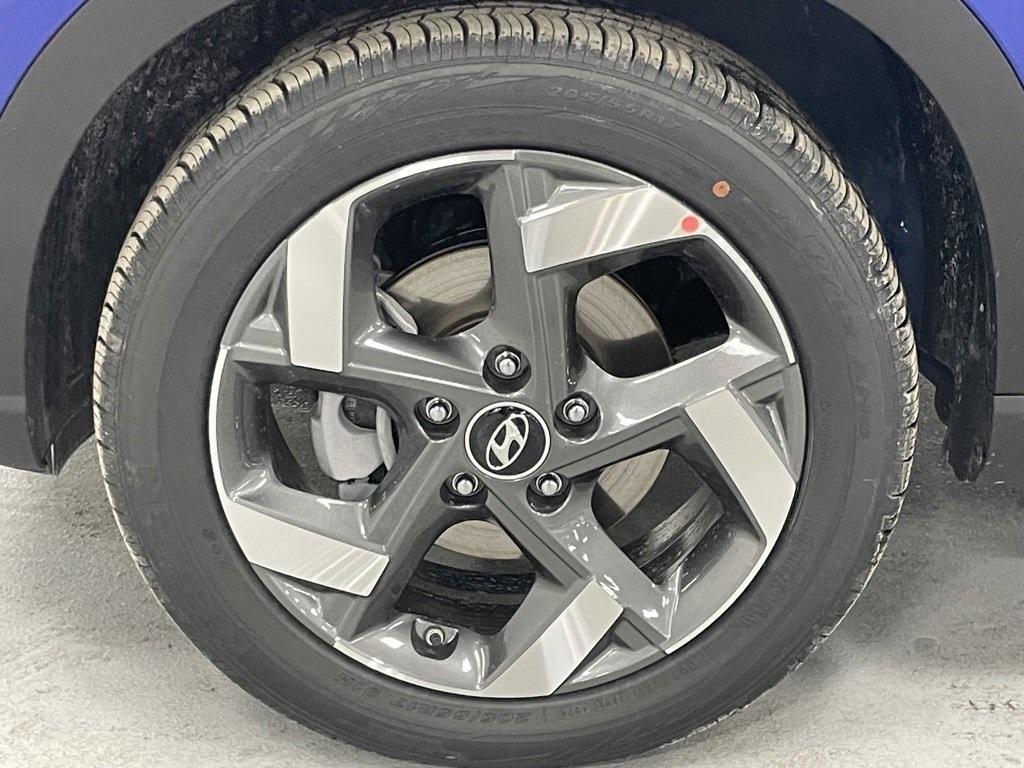 new 2025 Hyundai Venue car, priced at $23,201