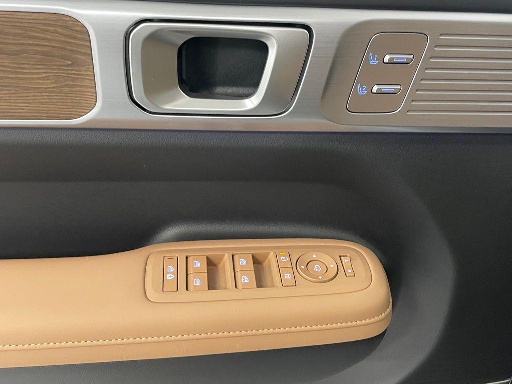 new 2025 Hyundai SANTA FE HEV car, priced at $48,333