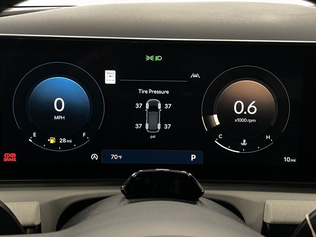 new 2025 Hyundai Tucson car, priced at $35,990