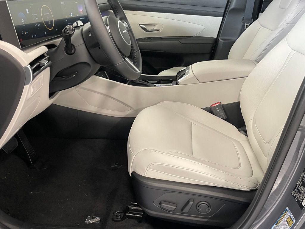 new 2025 Hyundai Tucson car, priced at $35,990