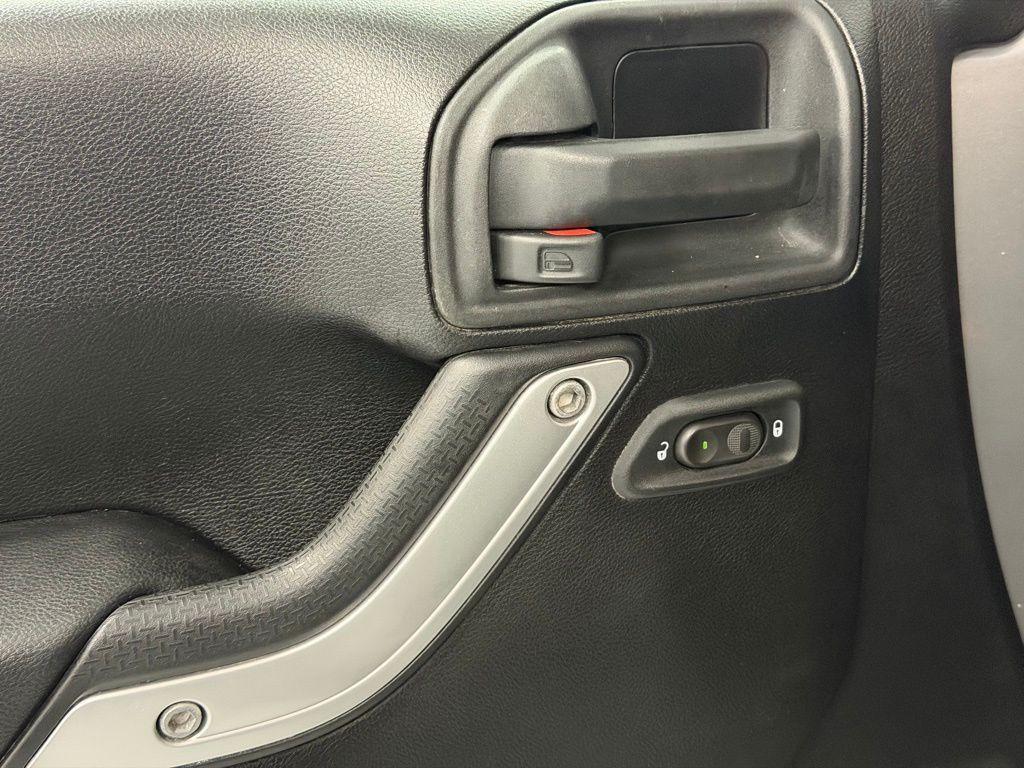 used 2015 Jeep Wrangler Unlimited car, priced at $18,250