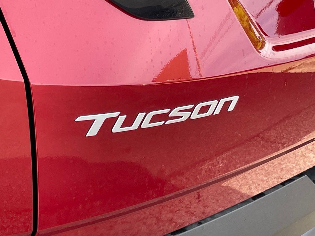 new 2025 Hyundai TUCSON Hybrid car, priced at $38,338