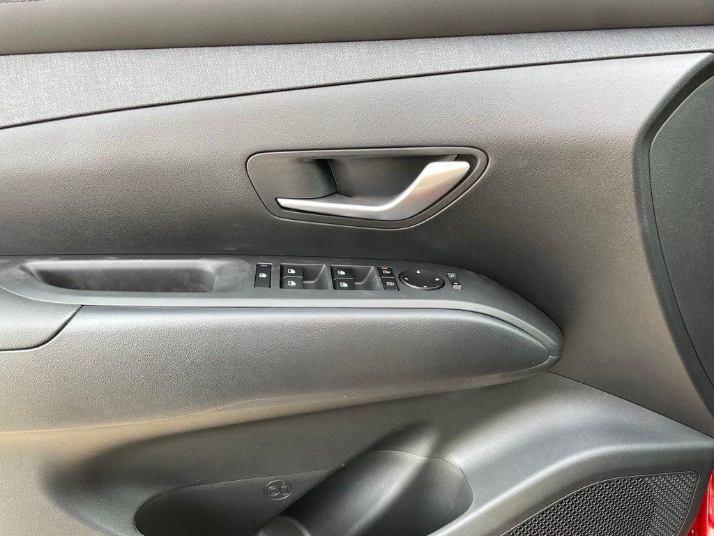 new 2025 Hyundai TUCSON Hybrid car, priced at $38,338