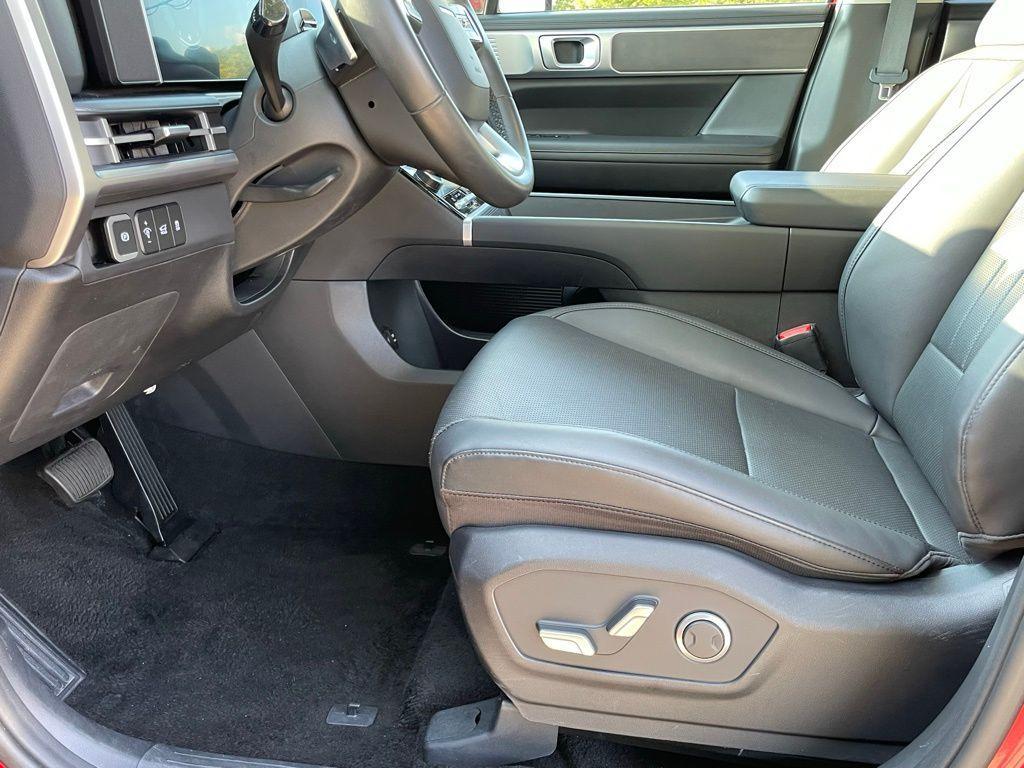 used 2024 Hyundai Santa Fe car, priced at $27,250