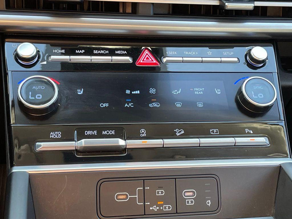 used 2024 Hyundai Santa Fe car, priced at $27,250