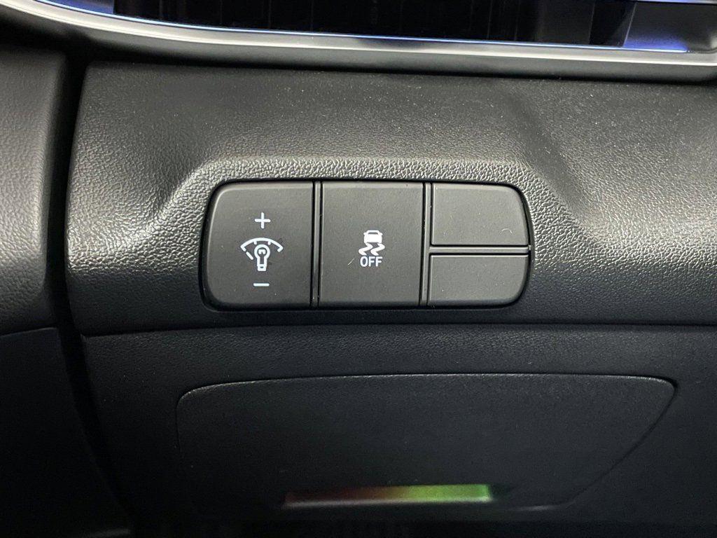new 2025 Hyundai Elantra car, priced at $26,472