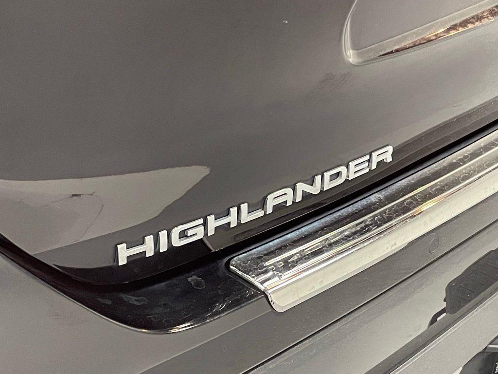 used 2022 Toyota Highlander Hybrid car, priced at $42,000