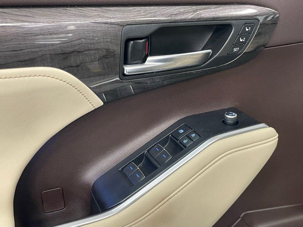 used 2022 Toyota Highlander Hybrid car, priced at $42,000
