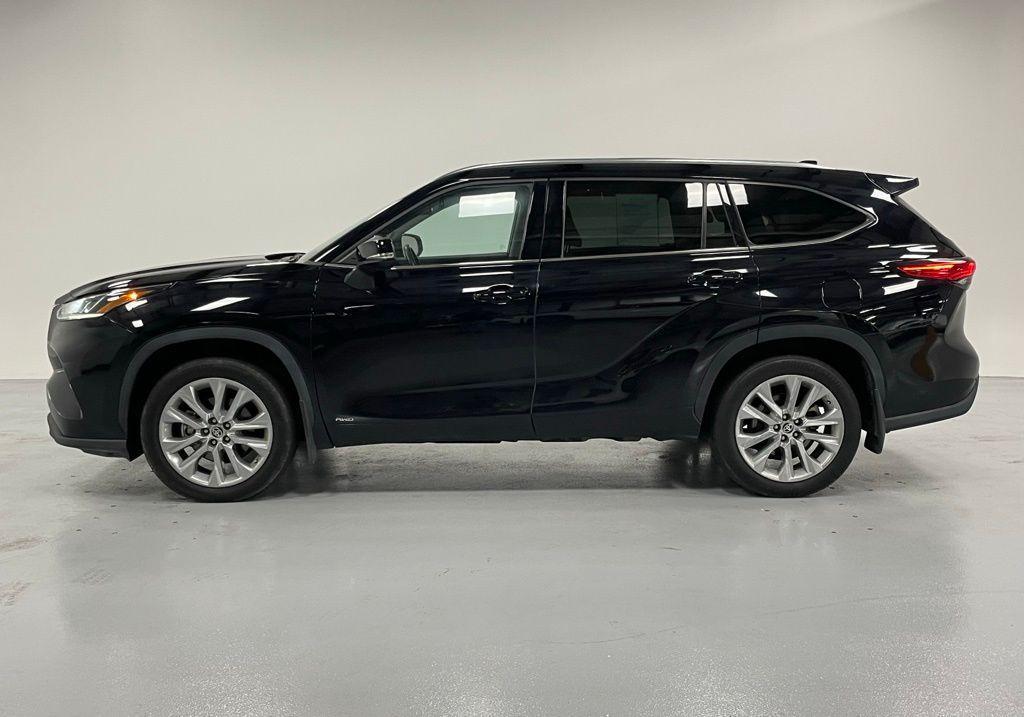 used 2022 Toyota Highlander Hybrid car, priced at $42,000