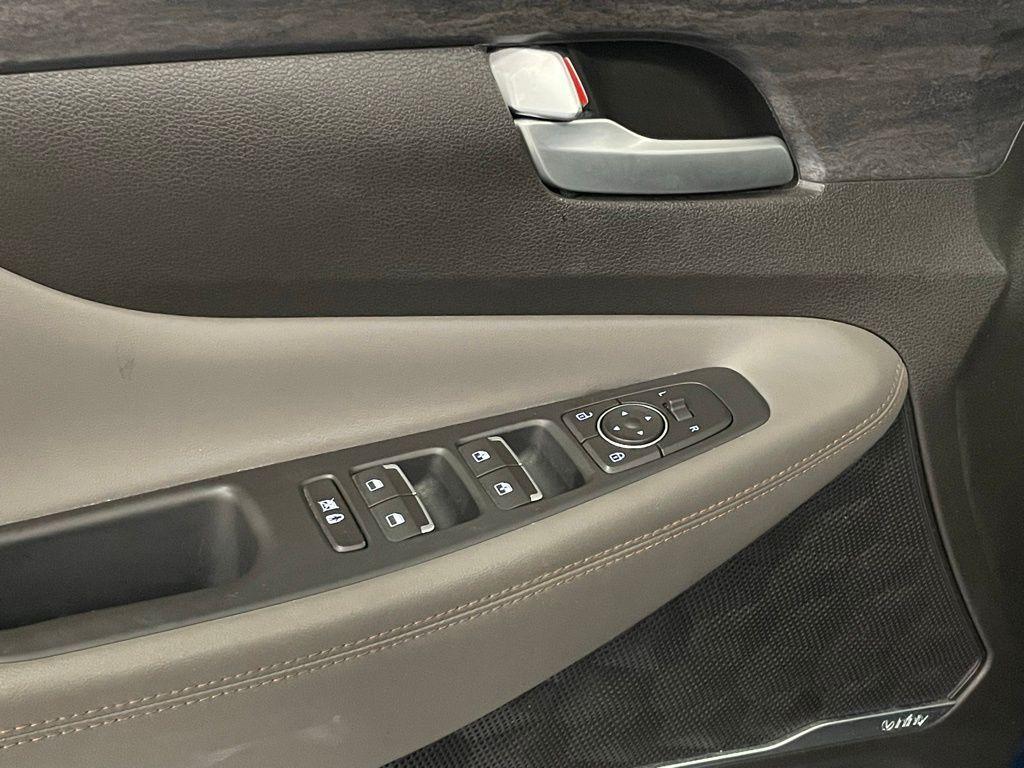 used 2020 Hyundai Santa Fe car, priced at $19,500