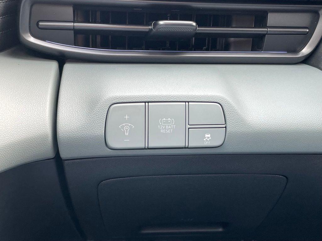new 2025 Hyundai ELANTRA HEV car, priced at $31,598