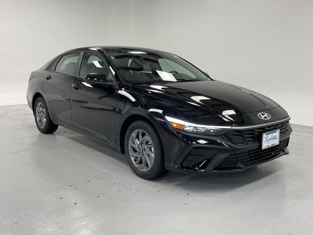 new 2025 Hyundai ELANTRA HEV car, priced at $26,789