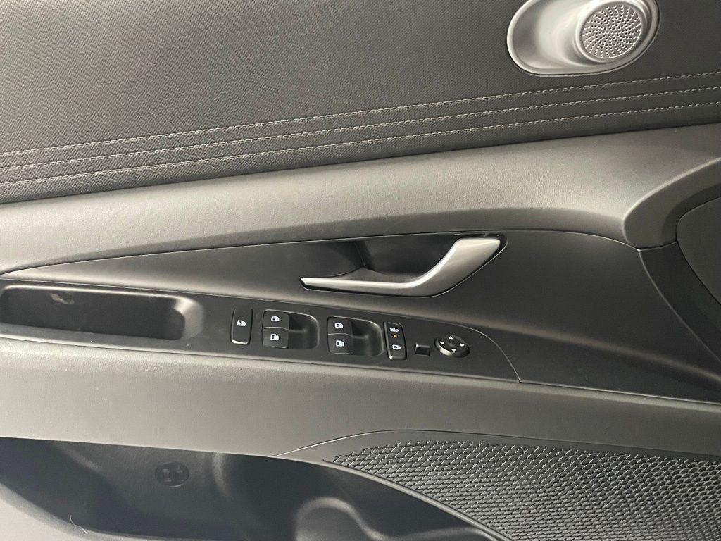 new 2025 Hyundai ELANTRA HEV car, priced at $26,789