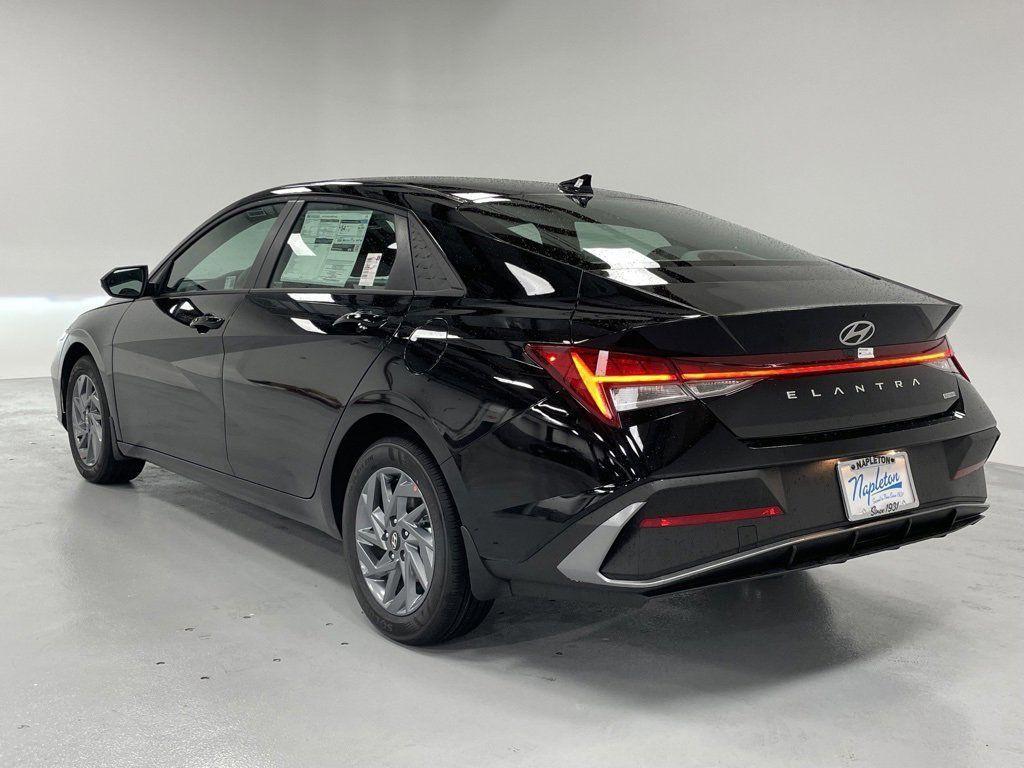 new 2025 Hyundai ELANTRA HEV car, priced at $26,789