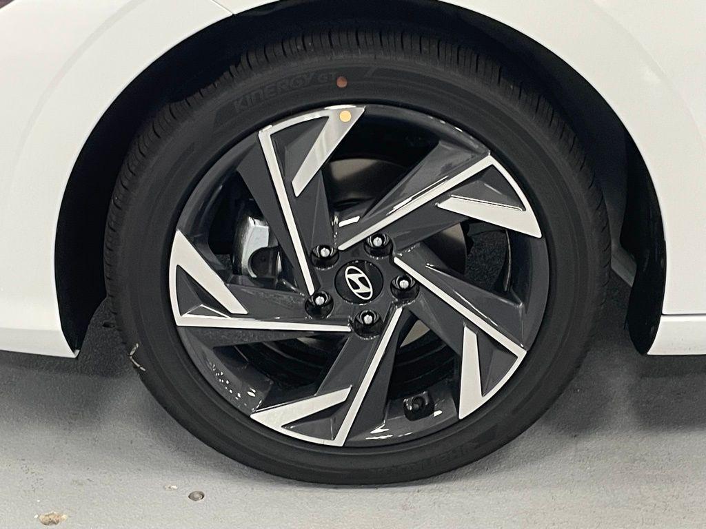 new 2025 Hyundai Elantra car, priced at $28,496