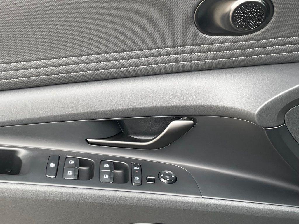 new 2025 Hyundai ELANTRA HEV car, priced at $28,734