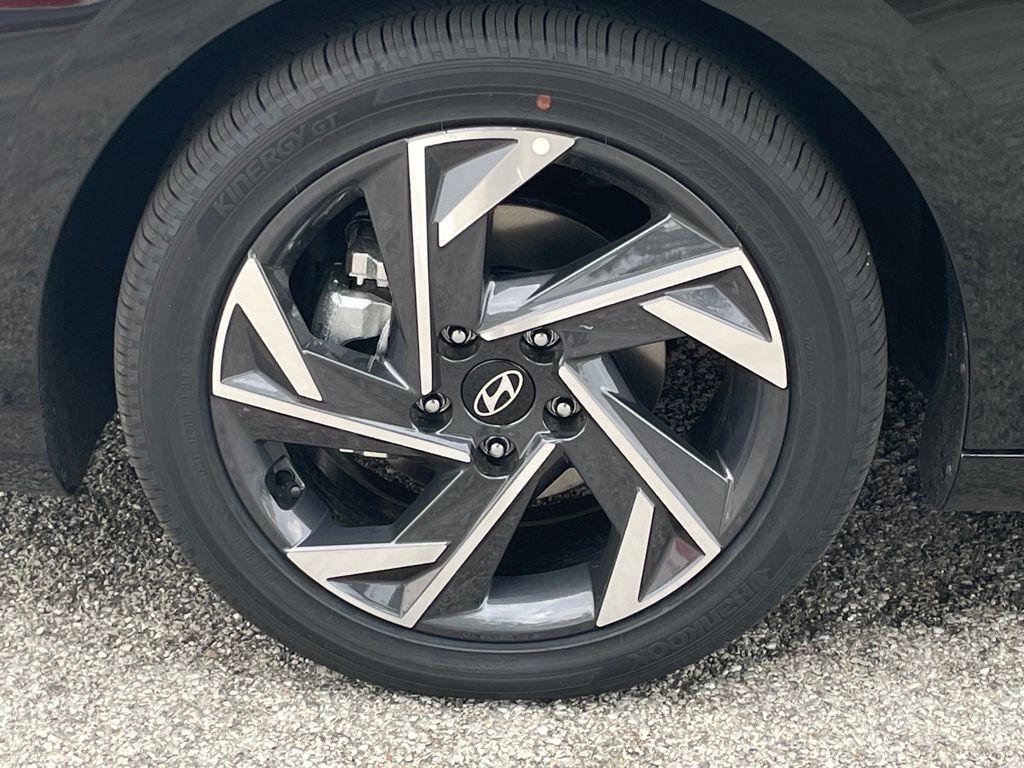 new 2025 Hyundai ELANTRA HEV car, priced at $28,734
