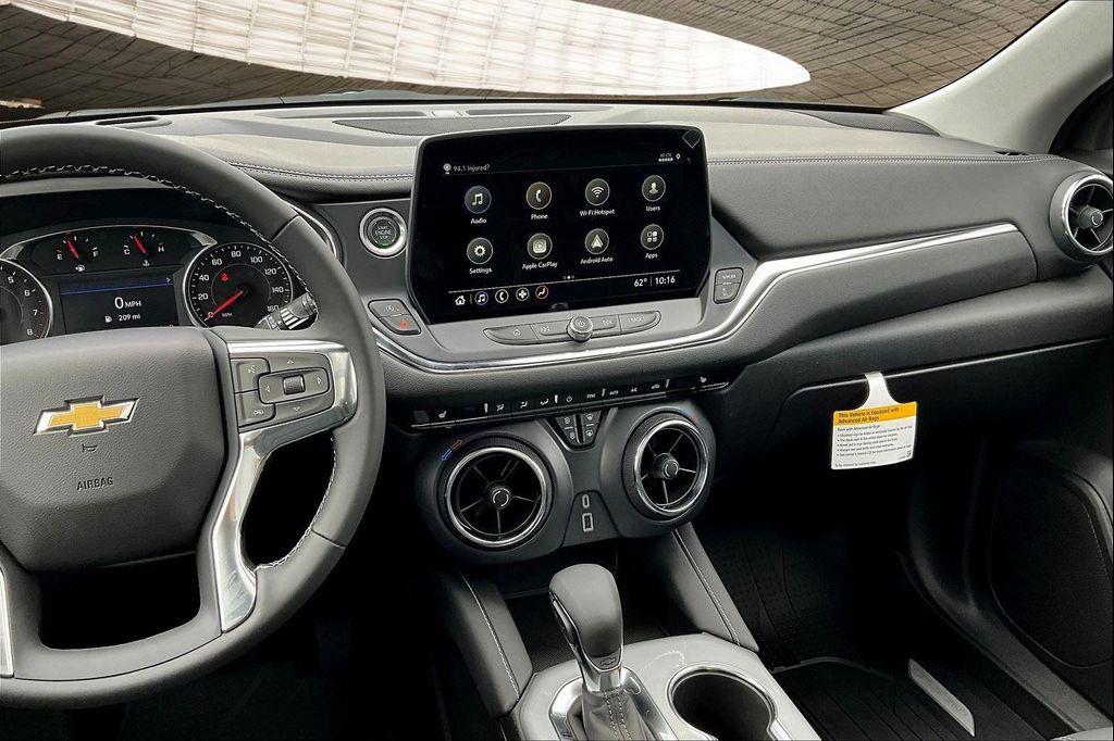 new 2025 Chevrolet Blazer car, priced at $39,905
