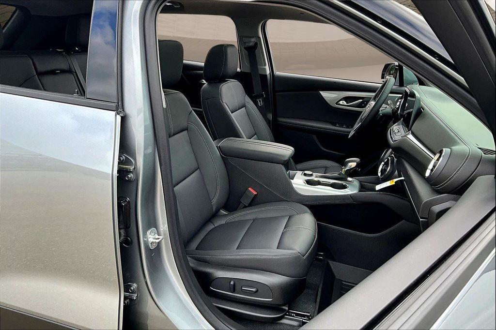 new 2025 Chevrolet Blazer car, priced at $39,905
