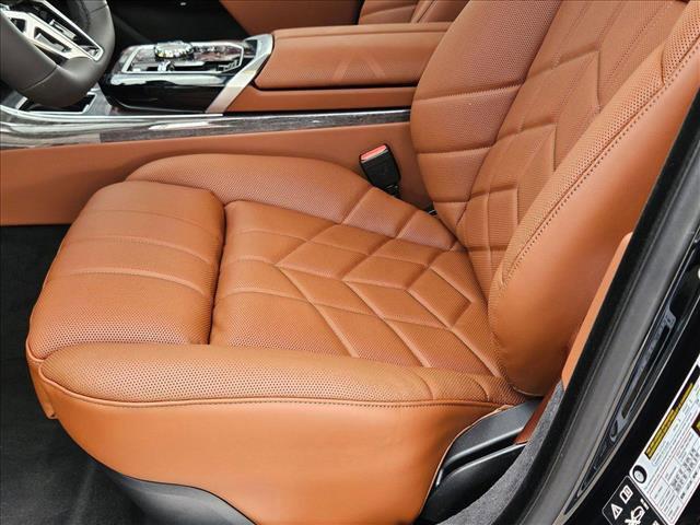 new 2025 BMW 760 car, priced at $138,485