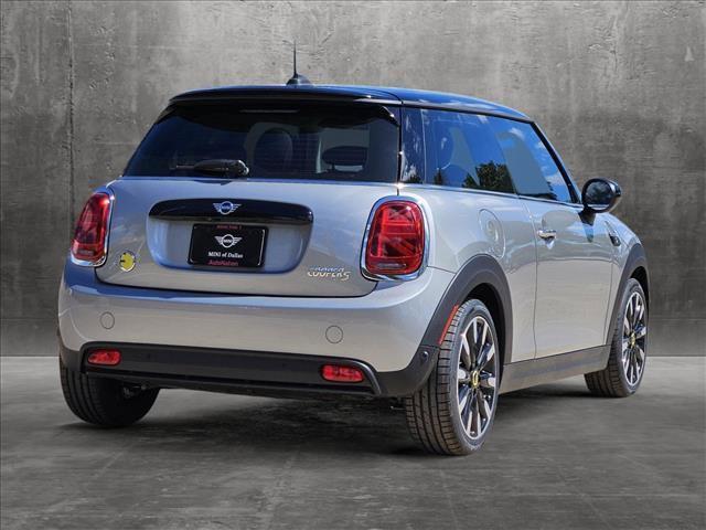 new 2024 MINI SE Hardtop car, priced at $35,220