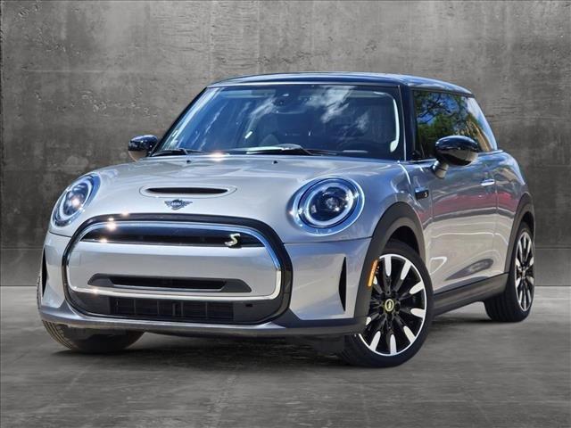 new 2024 MINI SE Hardtop car, priced at $35,220