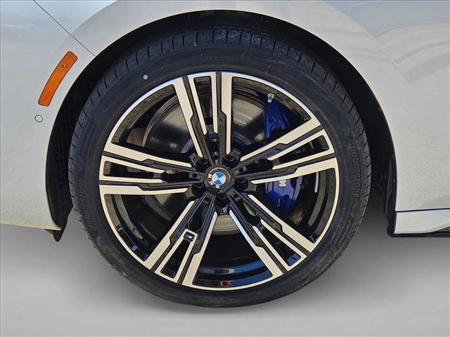 new 2025 BMW 760 car, priced at $136,905