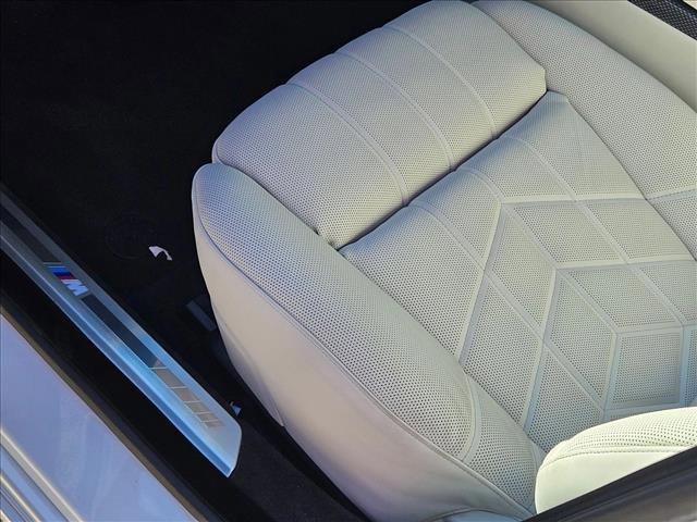 new 2025 BMW 760 car, priced at $136,905