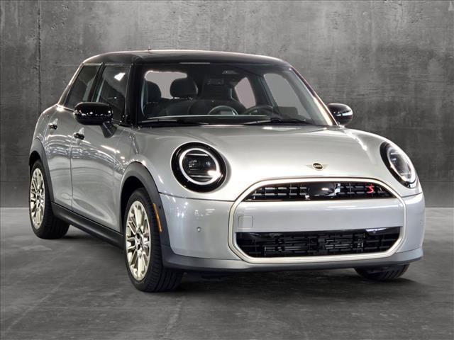 new 2025 MINI Hardtop car, priced at $36,595