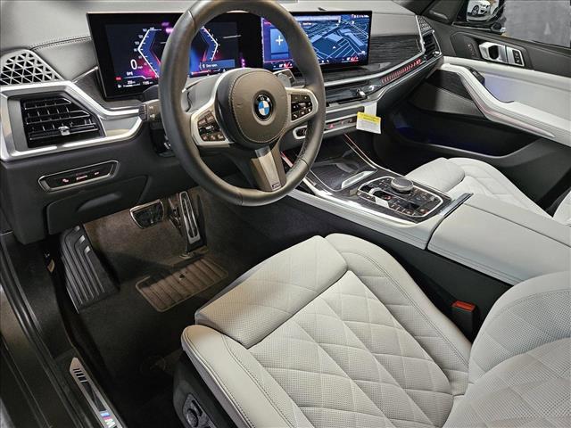 new 2025 BMW X7 car, priced at $97,925