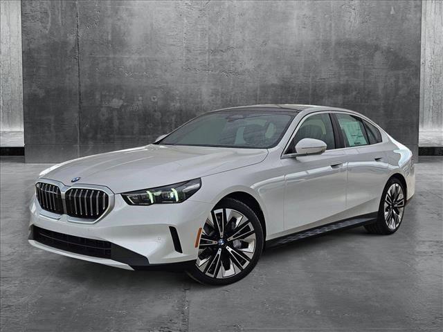 new 2025 BMW 540 car, priced at $77,025