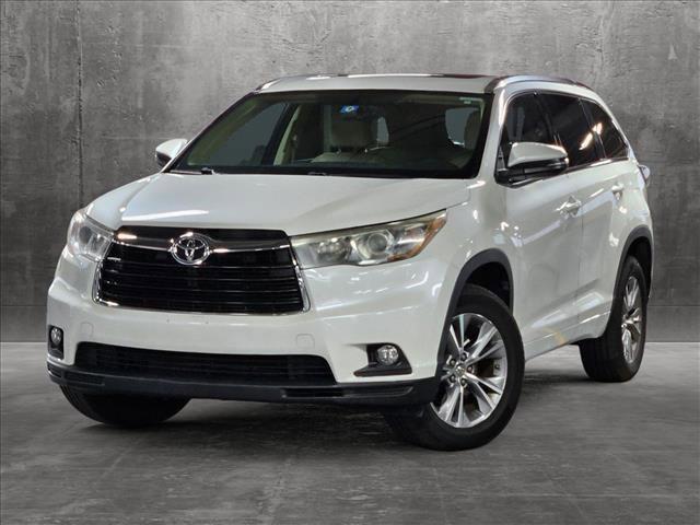 used 2015 Toyota Highlander car, priced at $19,890