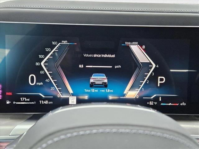 new 2025 BMW 760 car, priced at $133,685