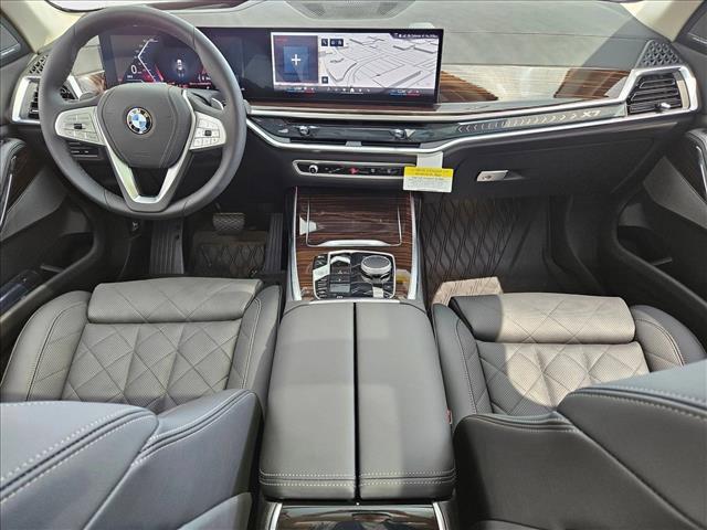 new 2026 BMW X7 car, priced at $87,825