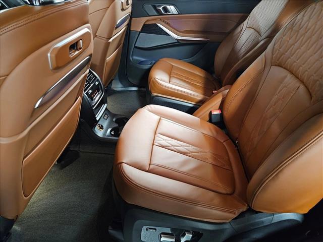 new 2026 BMW X7 car, priced at $100,485