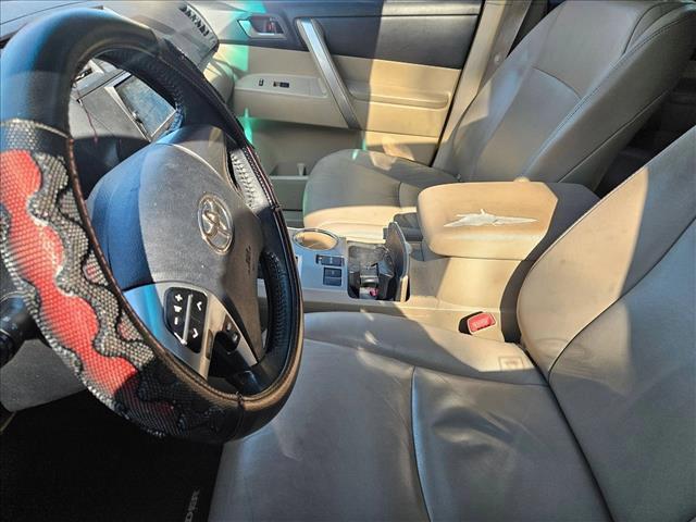 used 2012 Toyota Highlander car, priced at $11,995