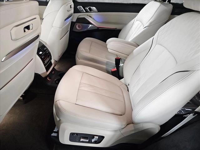 new 2026 BMW X7 car, priced at $125,135