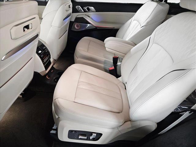 new 2026 BMW X7 car, priced at $125,135