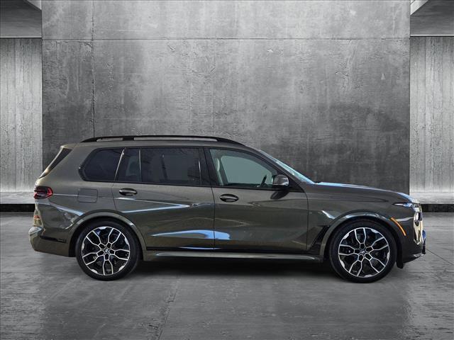 new 2025 BMW X7 car, priced at $100,625