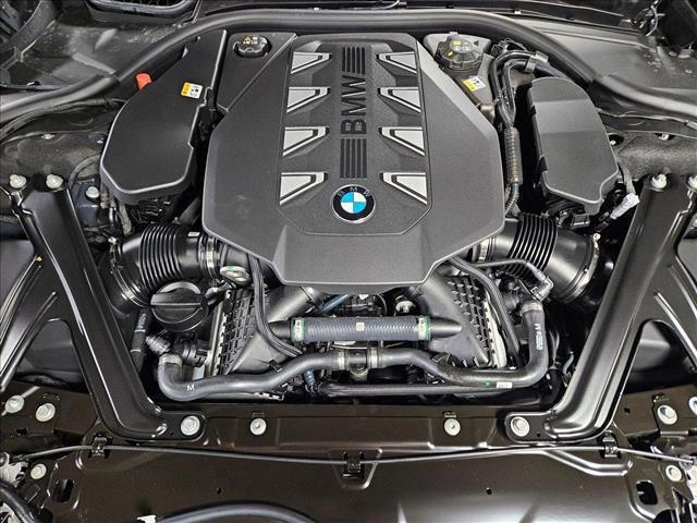 new 2025 BMW 760 car, priced at $139,925