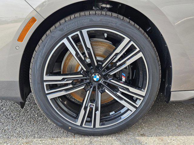 new 2025 BMW 760 car, priced at $135,585