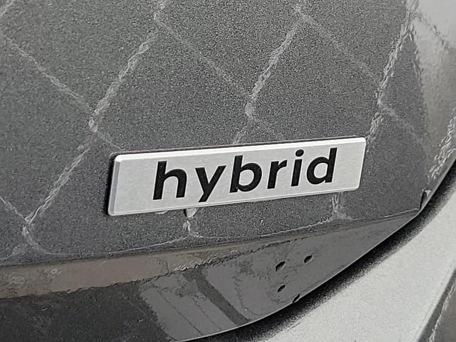 new 2024 Hyundai Elantra HEV car, priced at $31,150