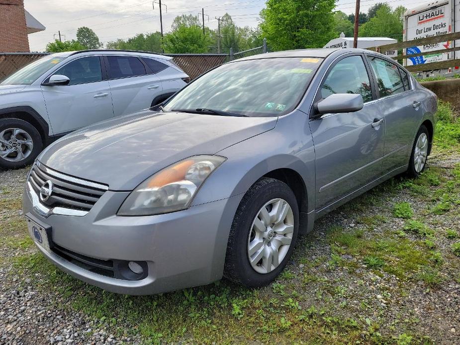 used 2009 Nissan Altima car, priced at $6,500