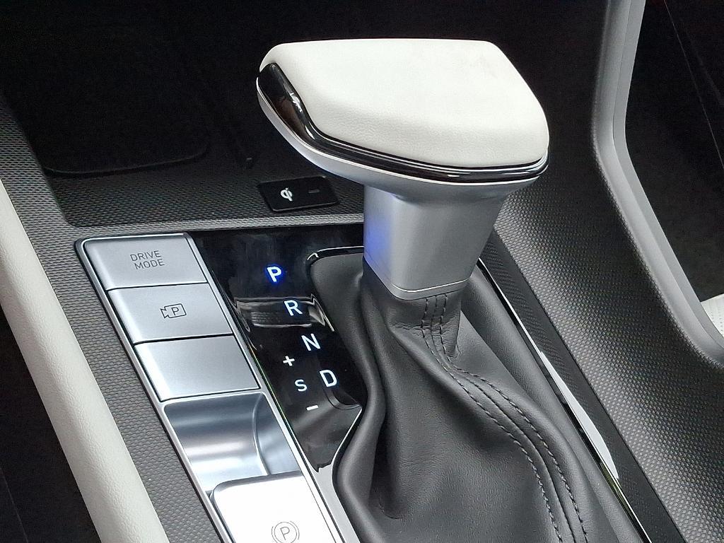 new 2025 Hyundai Elantra car, priced at $28,630