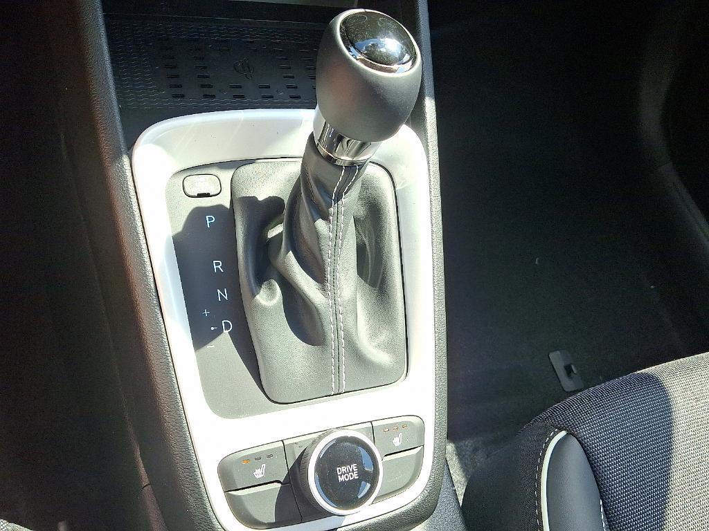 new 2025 Hyundai Venue car, priced at $25,635