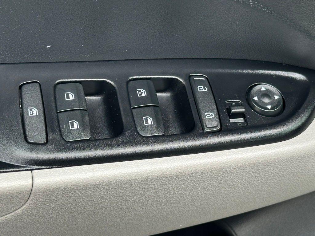 used 2023 Hyundai Venue car, priced at $18,495