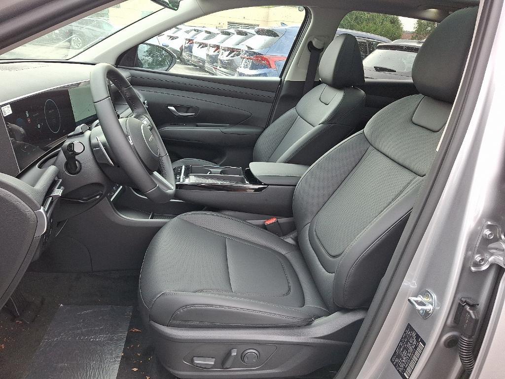 new 2025 Hyundai TUCSON Hybrid car, priced at $39,155