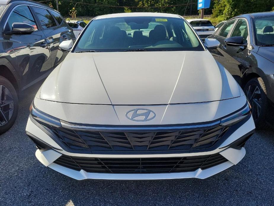 new 2025 Hyundai Elantra car, priced at $24,005