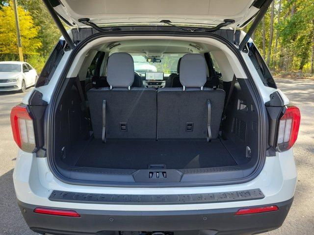 new 2026 Ford Explorer car, priced at $39,999