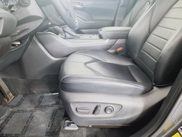 used 2021 Toyota Highlander car, priced at $32,477